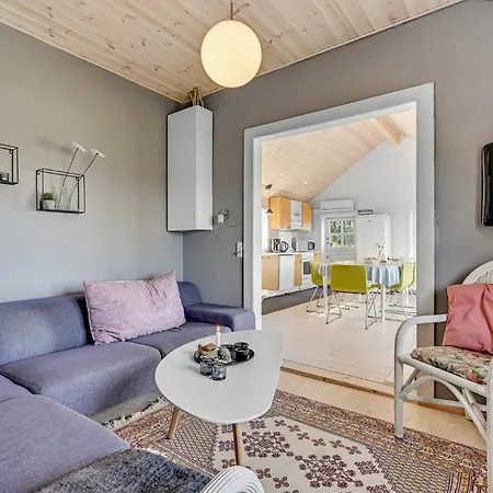 Three-bedroom In Knebel