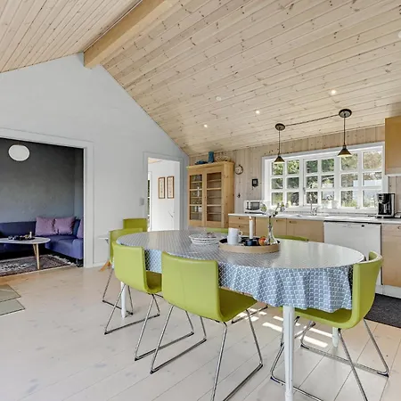 Vakantiehuis Three-bedroom In *