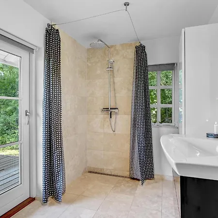 Three-bedroom In Сasa de vacaciones Knebel