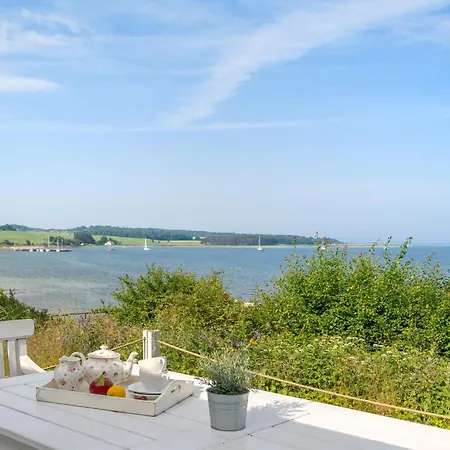 Three-bedroom In Vakantiehuis