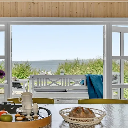 Three-bedroom In * Knebel