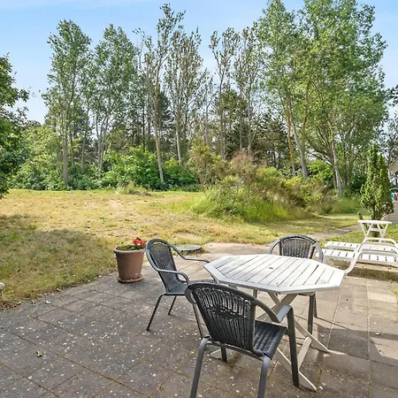 Three-bedroom In Vakantiehuis *