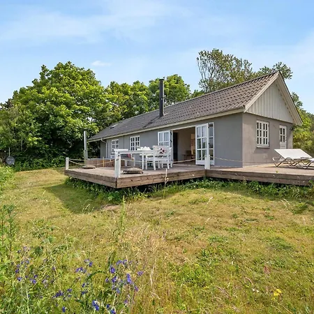 Three-bedroom In * Knebel