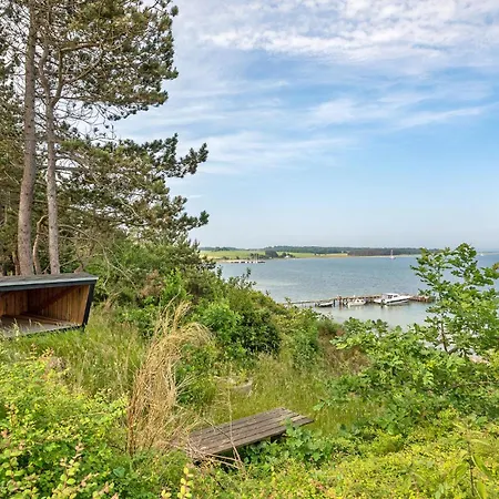 Three-bedroom In Vakantiehuis Knebel