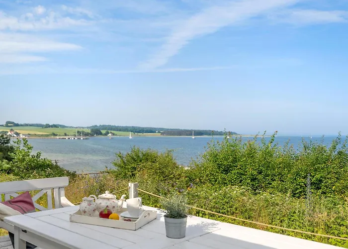 Three-bedroom In Holiday home