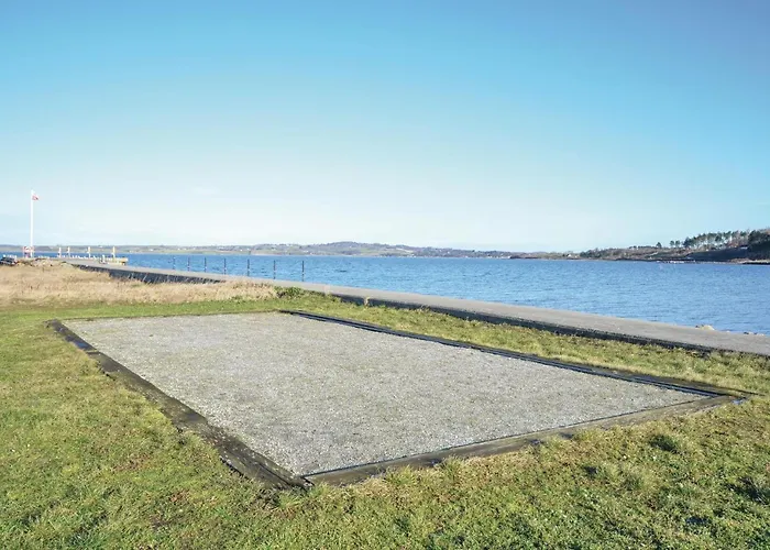 Three-bedroom In Holiday home *