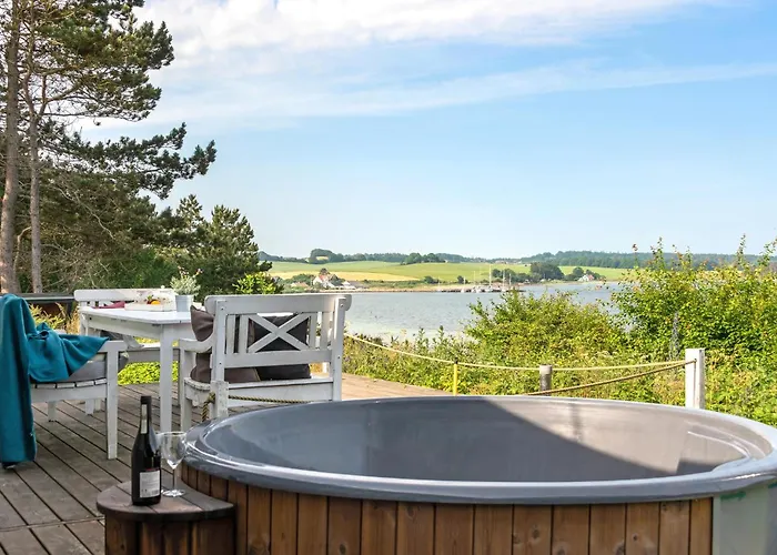 Three-bedroom In Holiday home